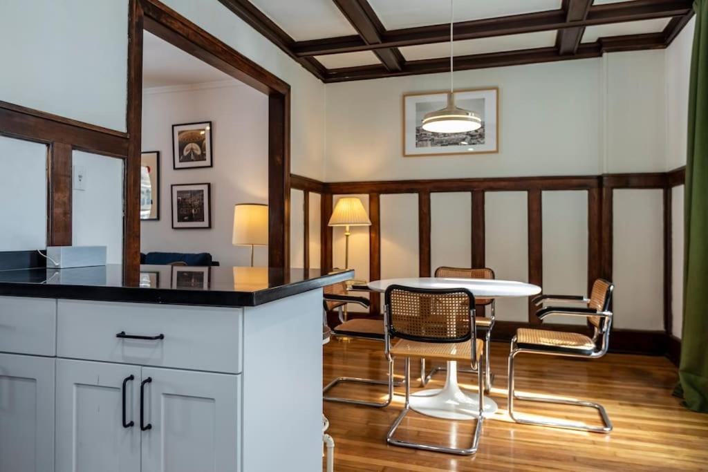 Villa Luxe Mid-Century Styled Historic Townhouse #1 Detroit Exterior foto